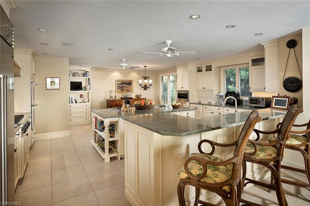 HIDEAWAY BEACH - Residential