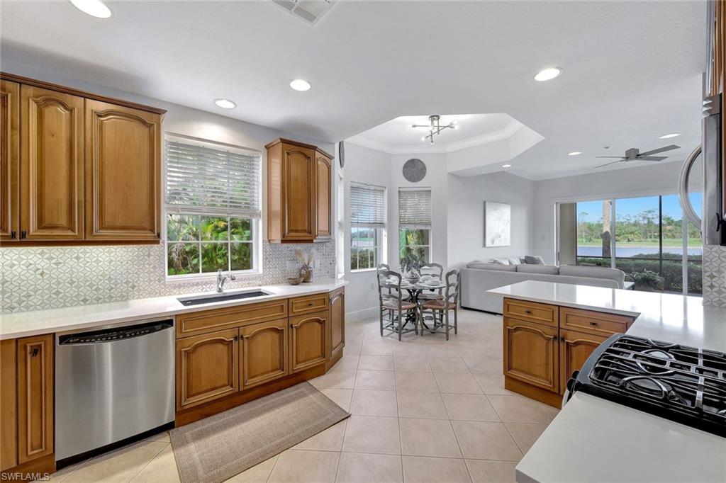 3695 Montreux LN 101