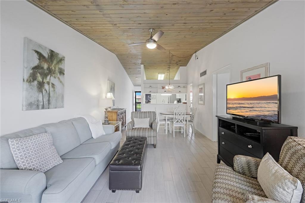 MARINER APTS MARCO ISLAND - Residential