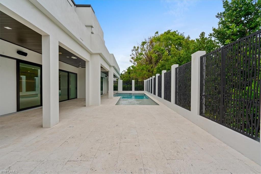 PARK SHORE - Residential