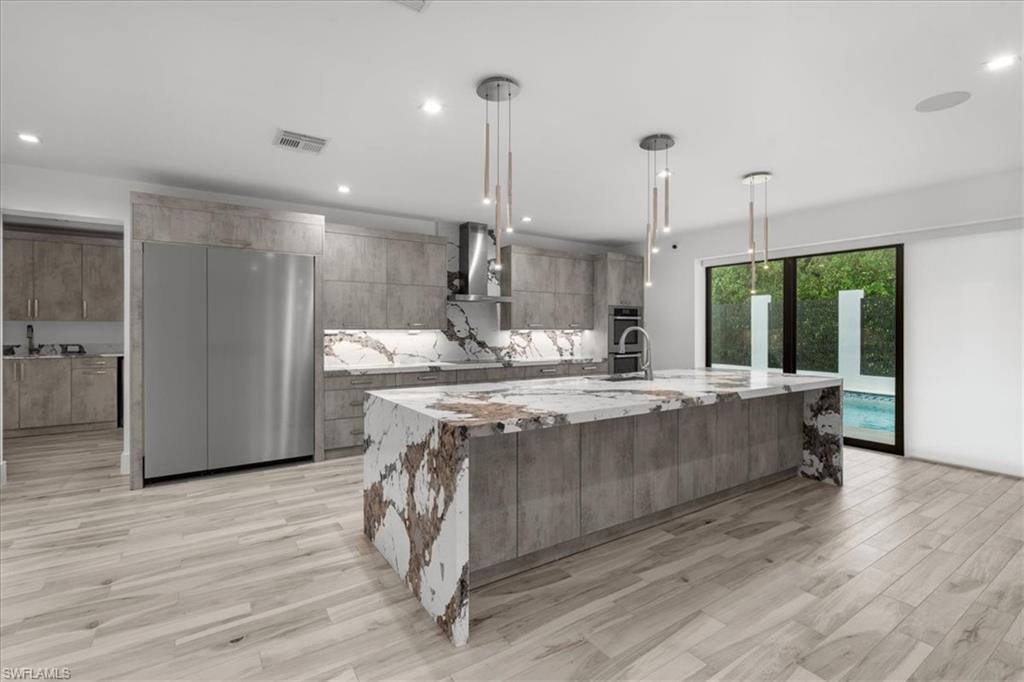 PARK SHORE - Residential