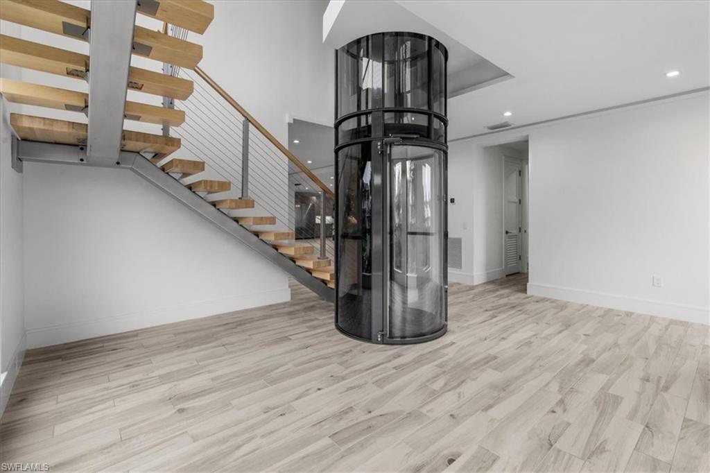 PARK SHORE - Residential