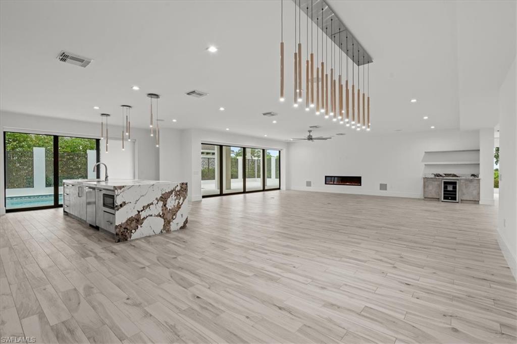 PARK SHORE - Residential