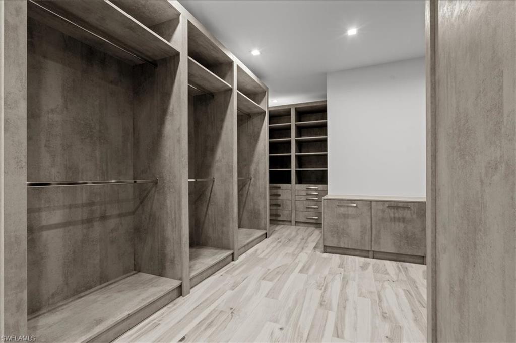 PARK SHORE - Residential