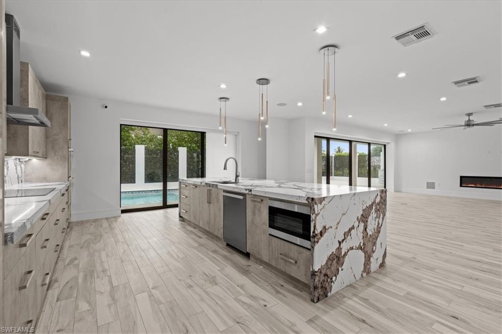 PARK SHORE - Residential