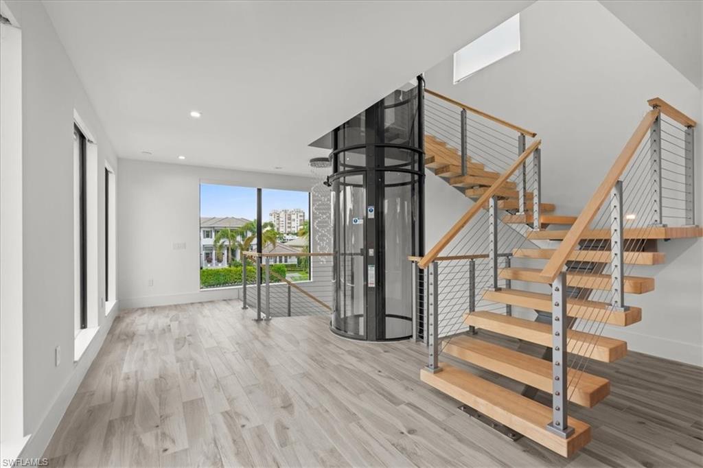 PARK SHORE - Residential