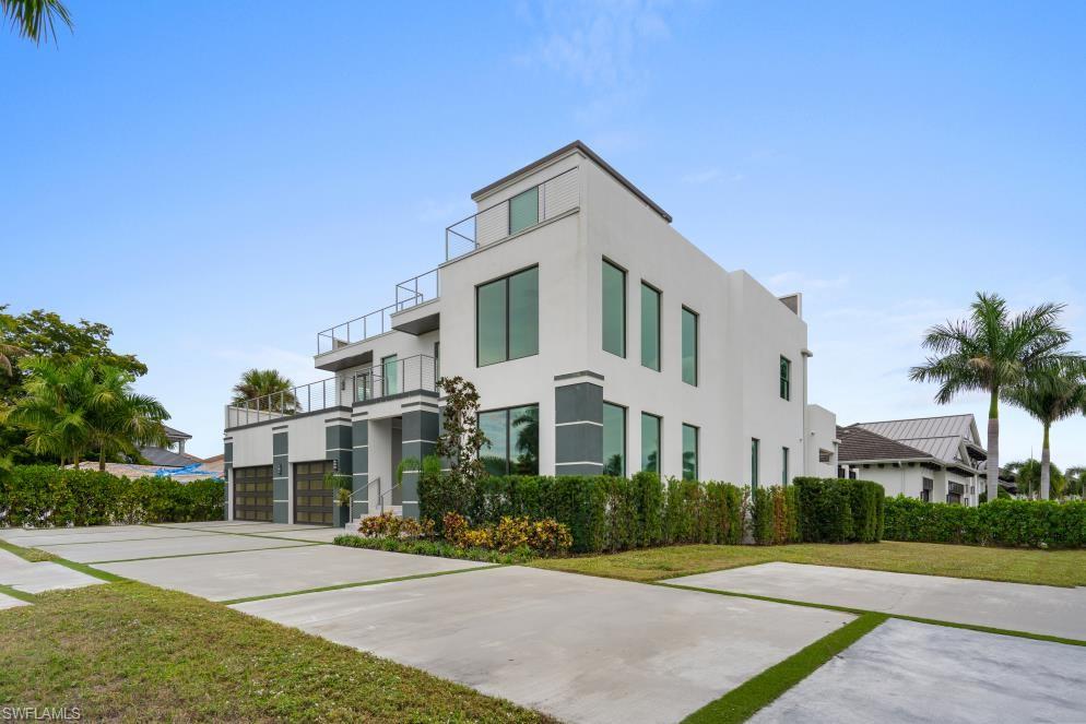 3800 Crayton RD