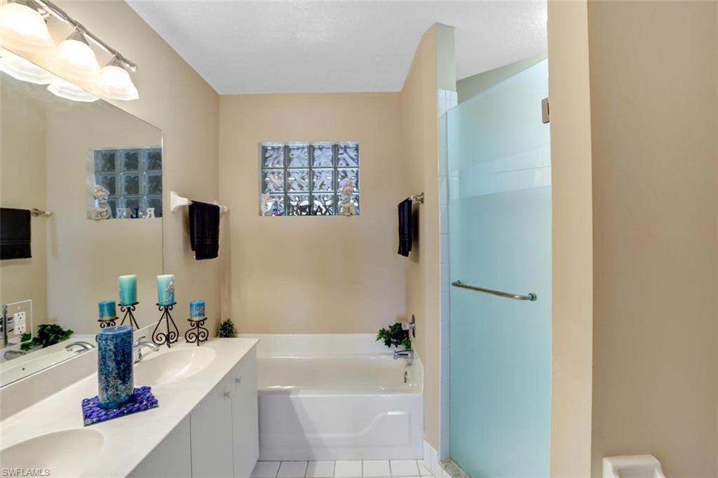 HUNTINGTON LAKES - Residential