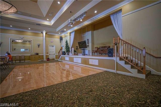 HUNTINGTON LAKES - Residential