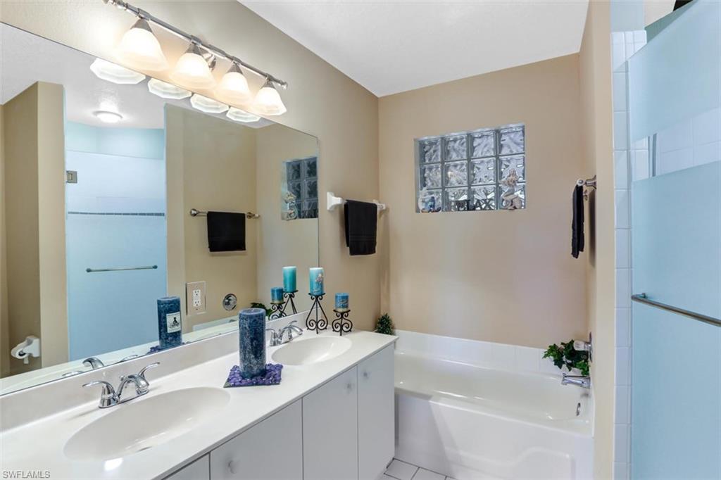 HUNTINGTON LAKES - Residential