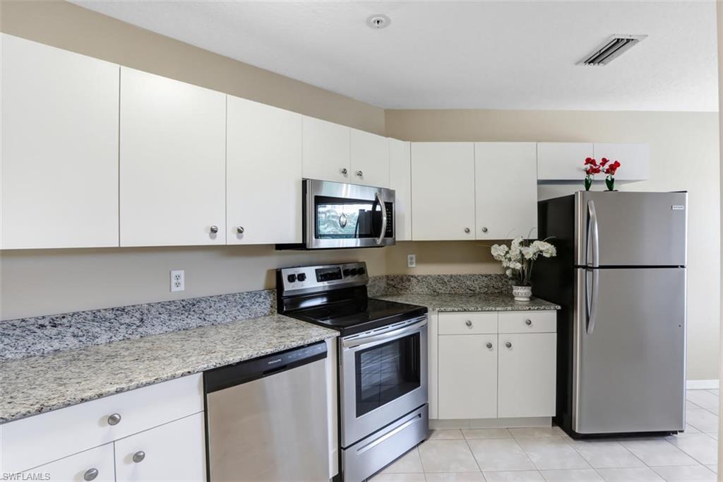 HUNTINGTON LAKES - Residential