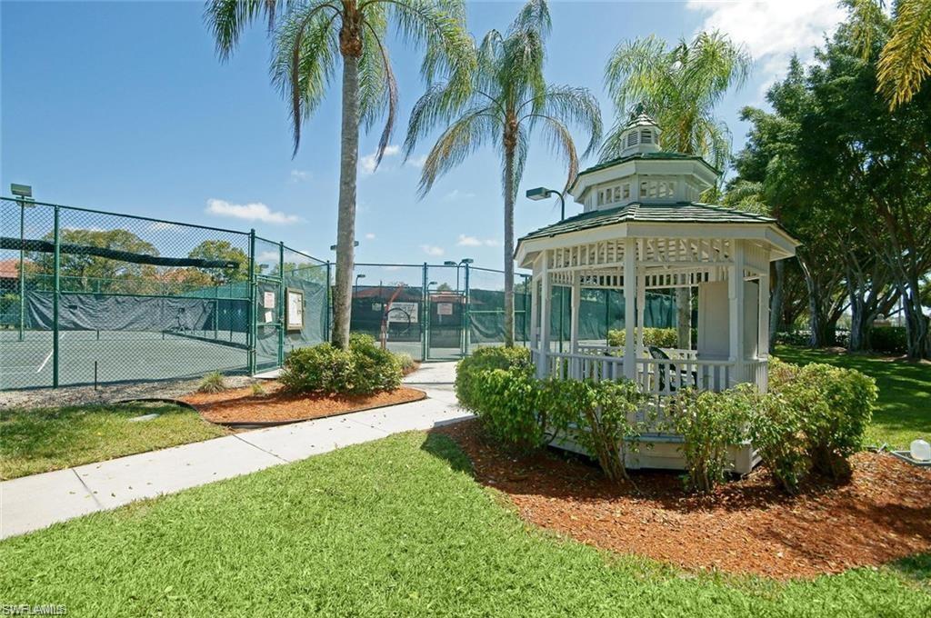 HUNTINGTON LAKES - Residential