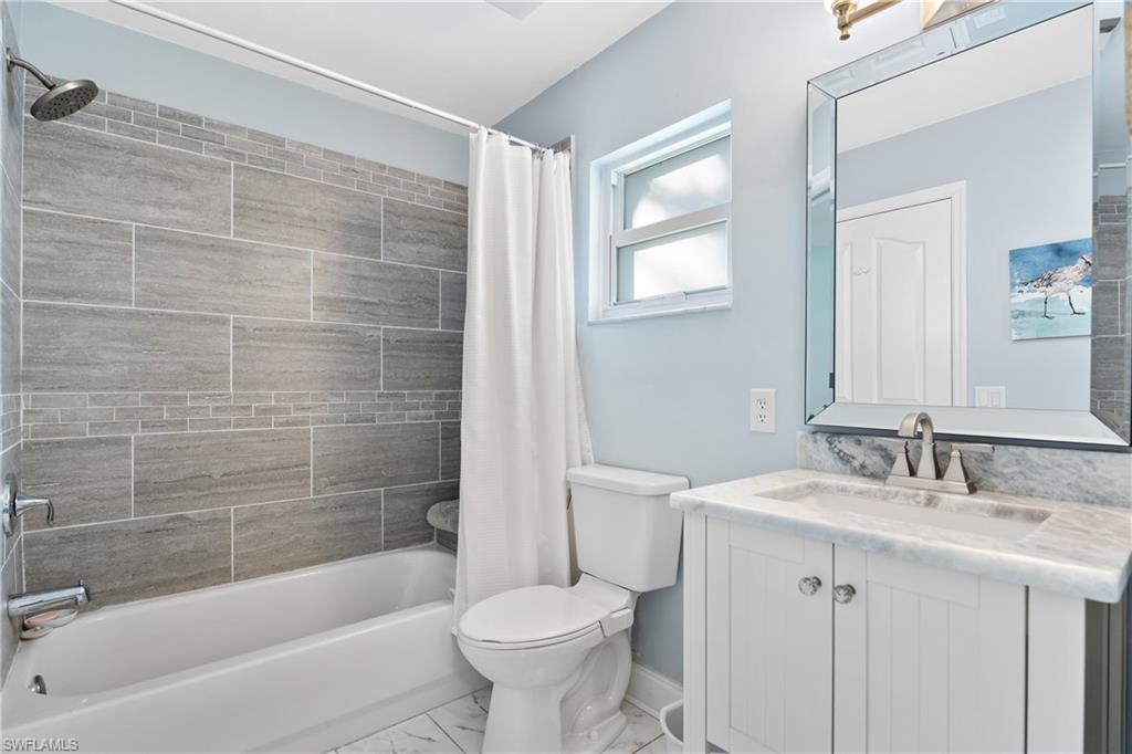 WIGGINS BAY VILLAS - Residential