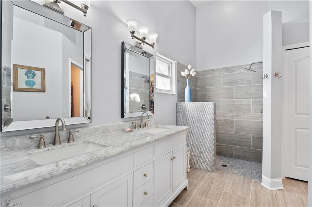 WIGGINS BAY VILLAS - Residential