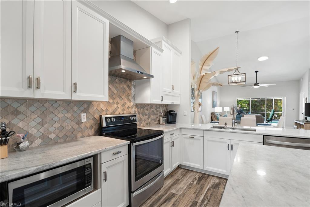 WIGGINS BAY VILLAS - Residential