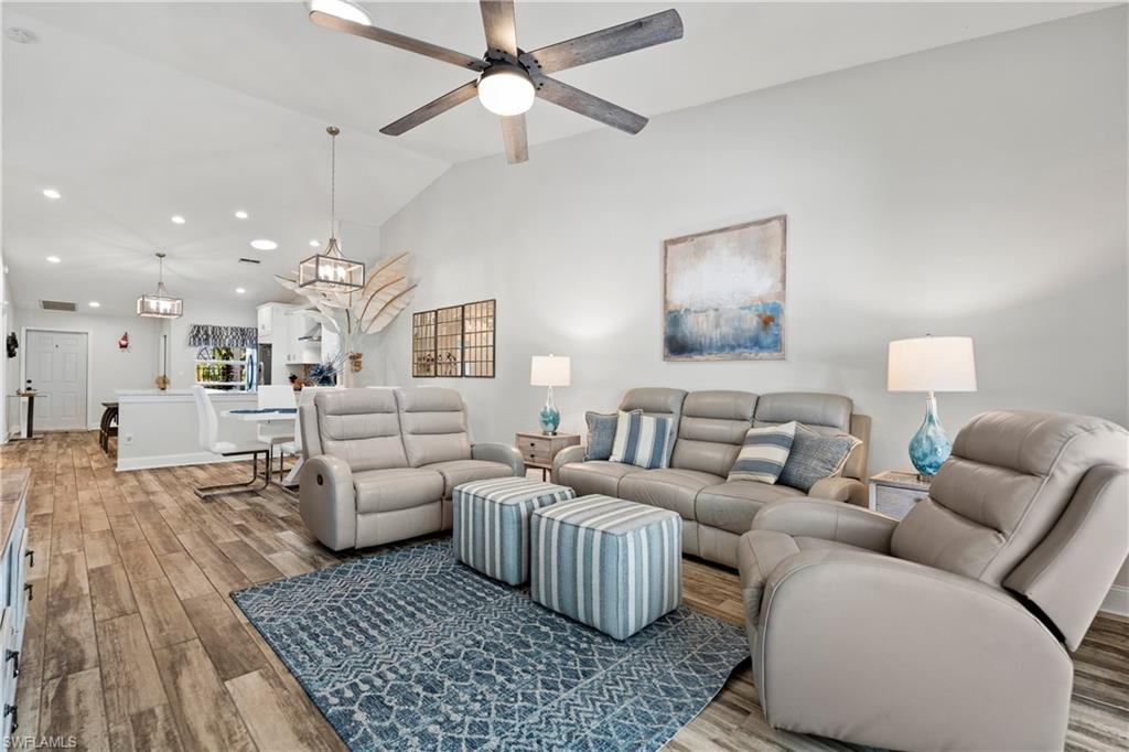 WIGGINS BAY VILLAS - Residential