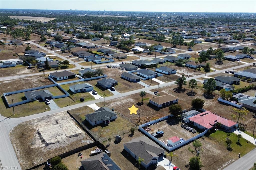 CAPE CORAL - Land