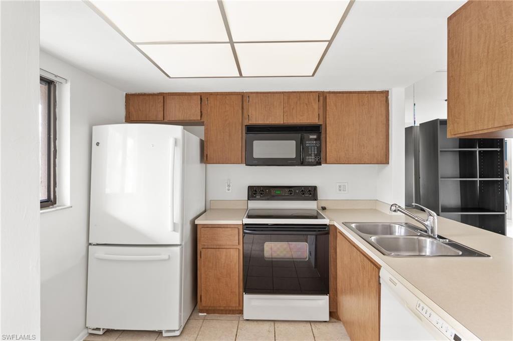 COUNTRY PINES CONDO - Residential