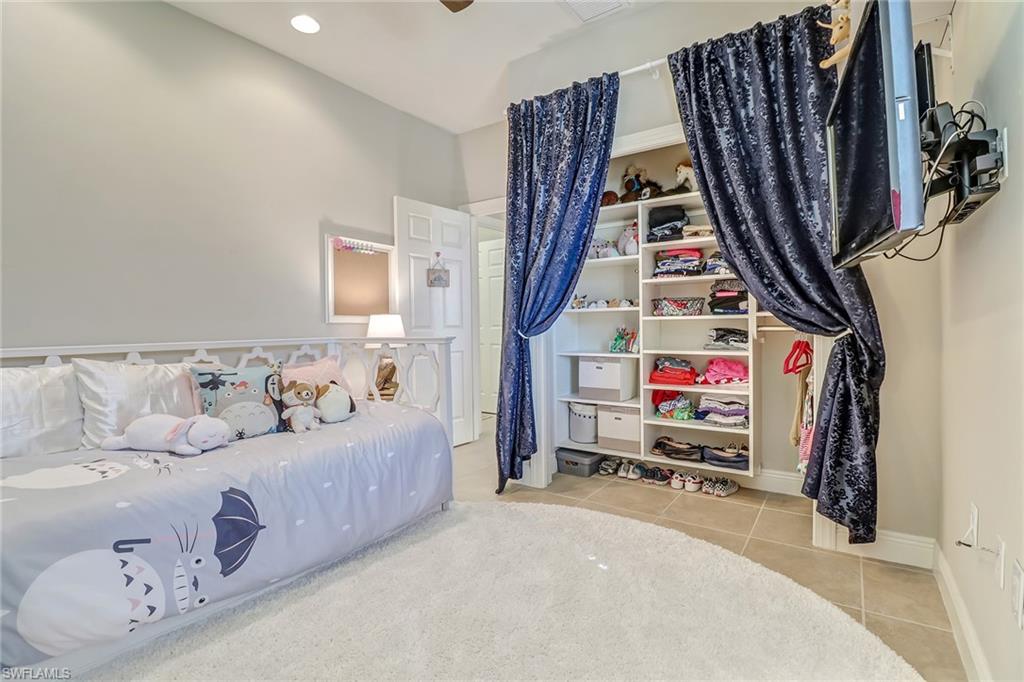 MANCHESTER SQUARE - Residential