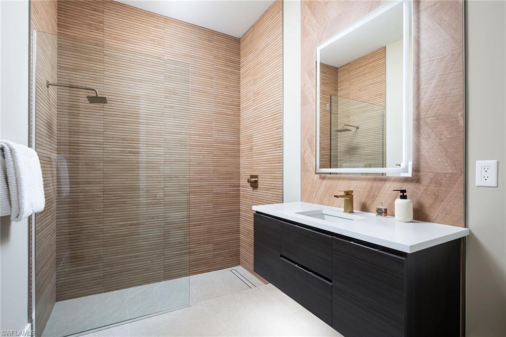 PINE RIDGE - Residential