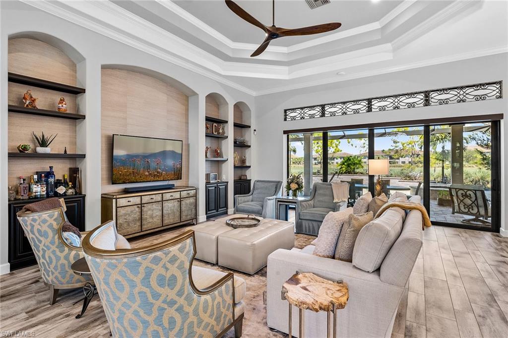 ESPLANADE - Residential