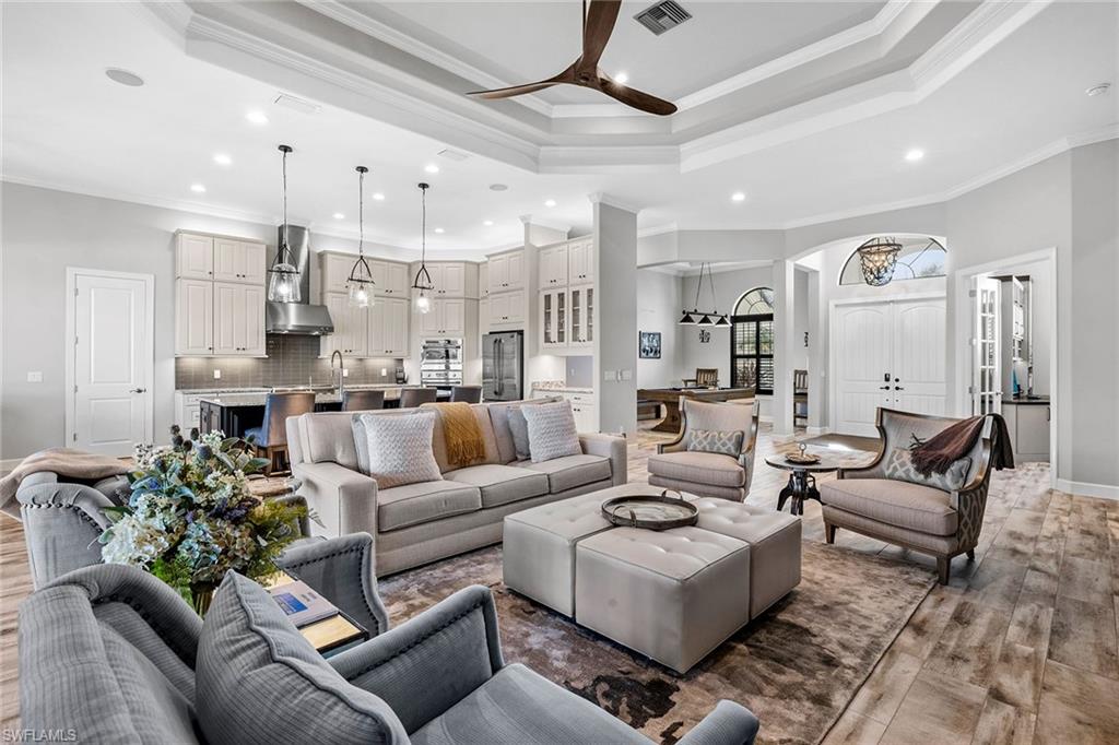 ESPLANADE - Residential