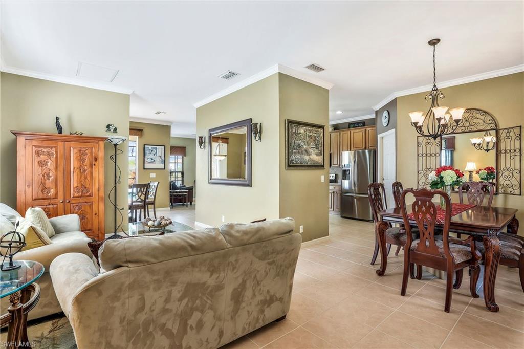 VALENCIA LAKES - Residential