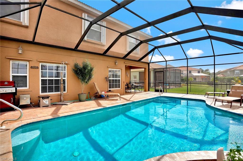 VALENCIA LAKES - Residential