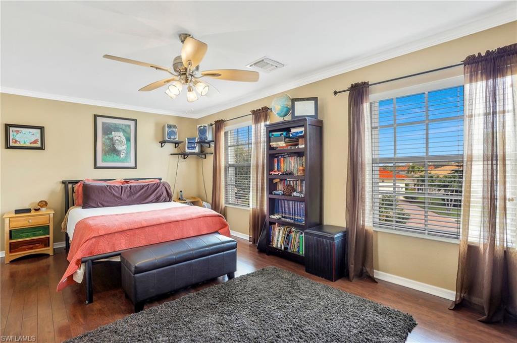 VALENCIA LAKES - Residential