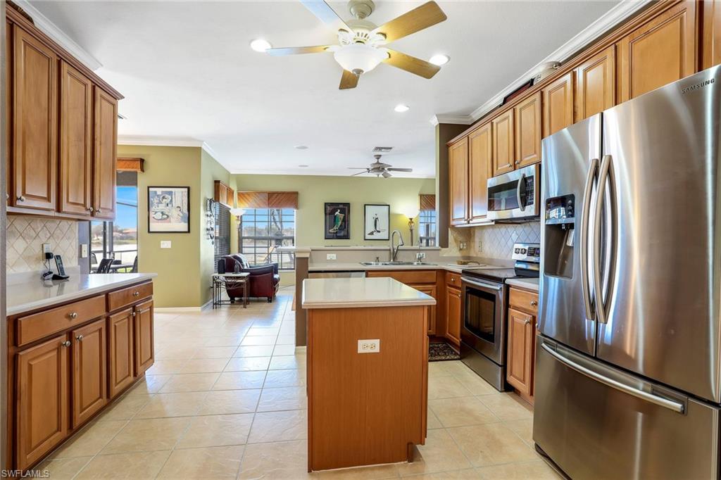 VALENCIA LAKES - Residential