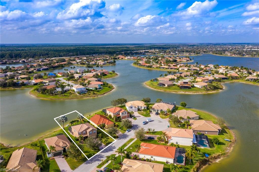 VALENCIA LAKES - Residential