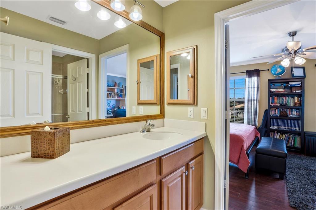 VALENCIA LAKES - Residential