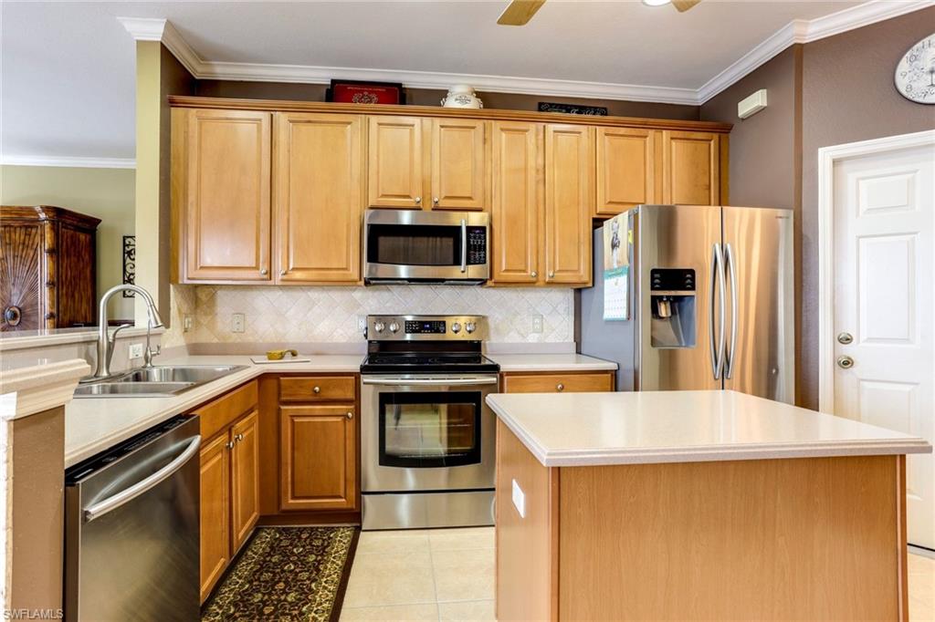 VALENCIA LAKES - Residential