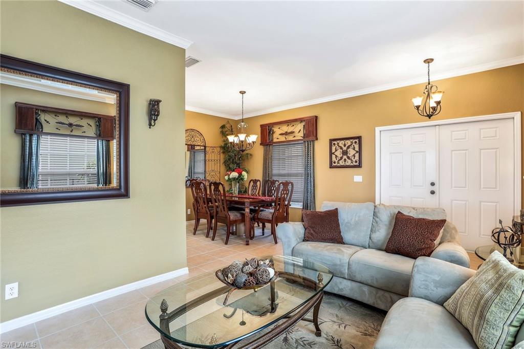 VALENCIA LAKES - Residential