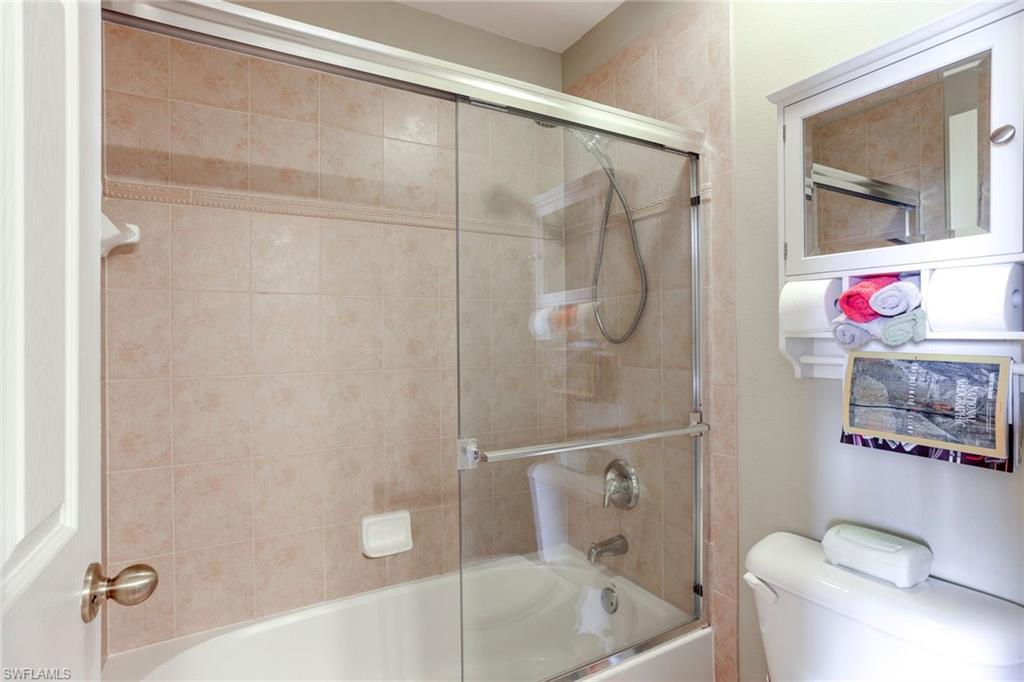 VALENCIA LAKES - Residential