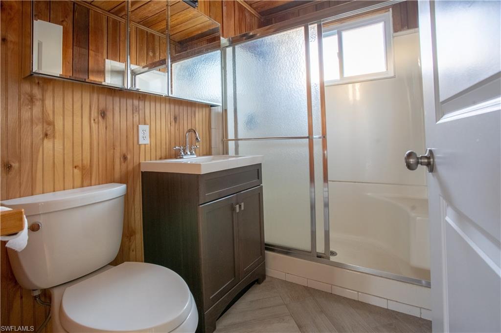 ISLAND SHORES - Residential