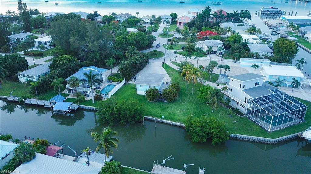 ISLAND SHORES - Residential