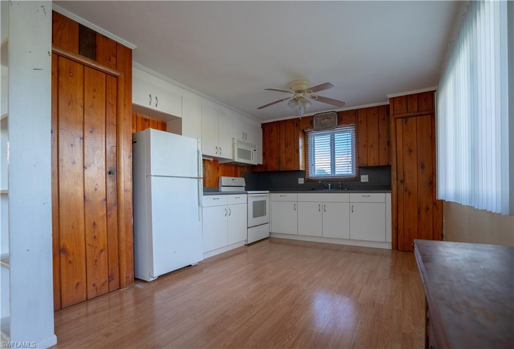 ISLAND SHORES - Residential