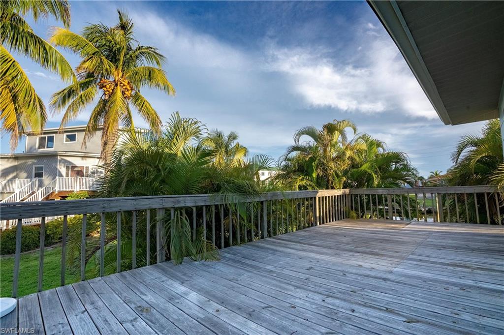 ISLAND SHORES - Residential