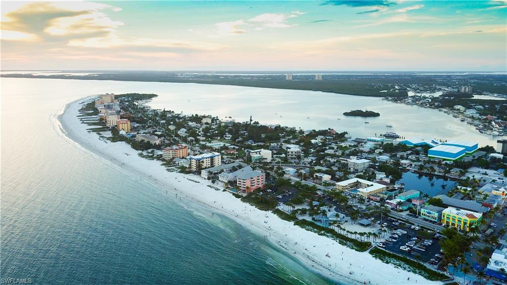 ISLAND SHORES - Residential