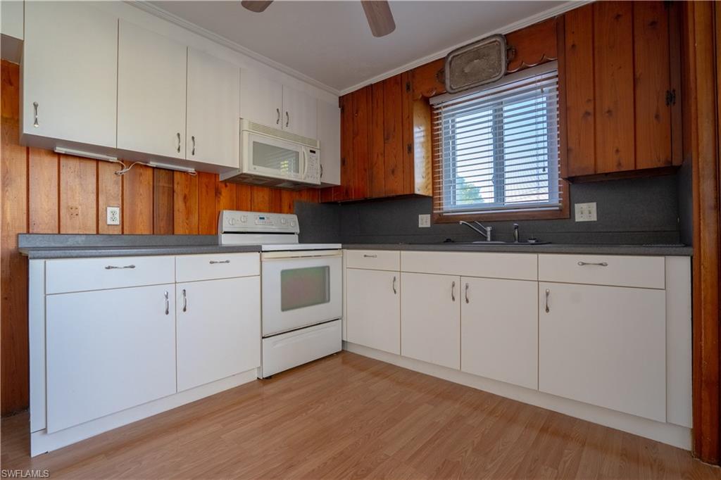 ISLAND SHORES - Residential