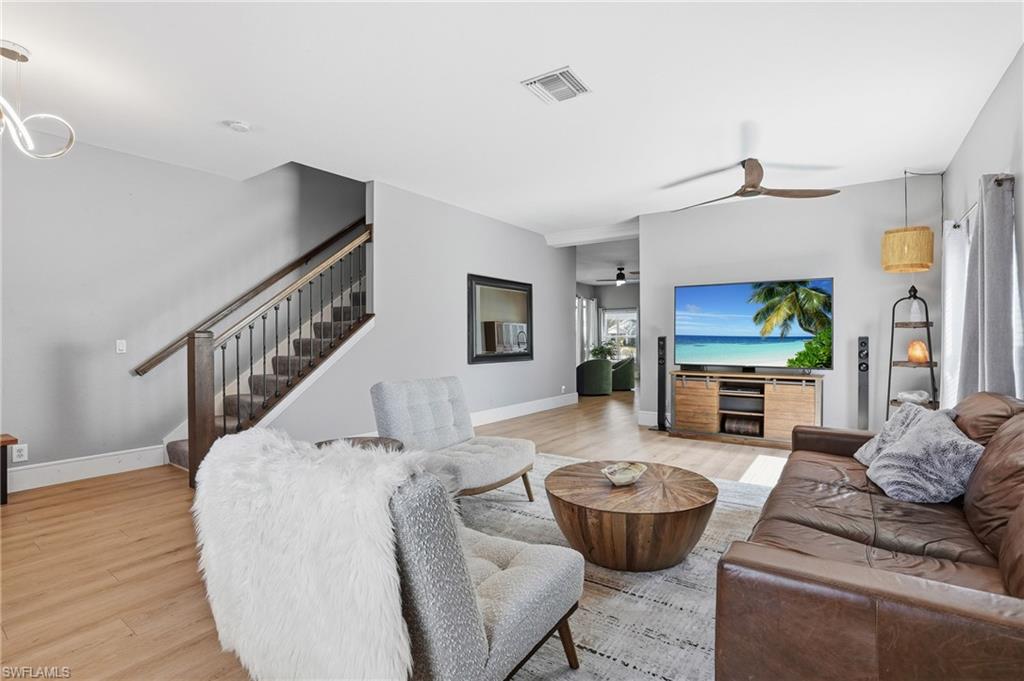 VALENCIA LAKES - Residential