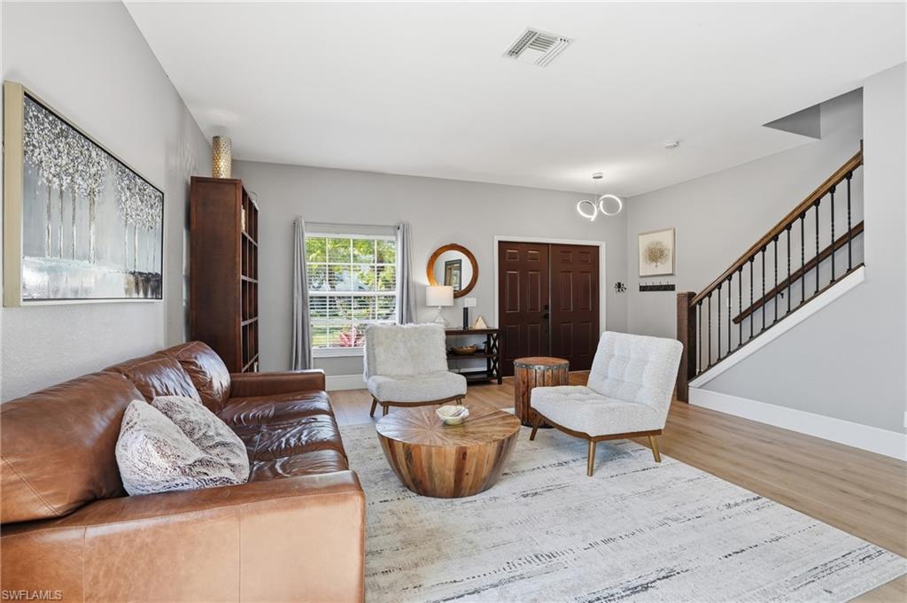 VALENCIA LAKES - Residential