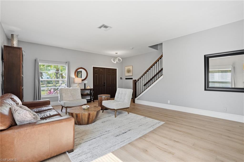 VALENCIA LAKES - Residential