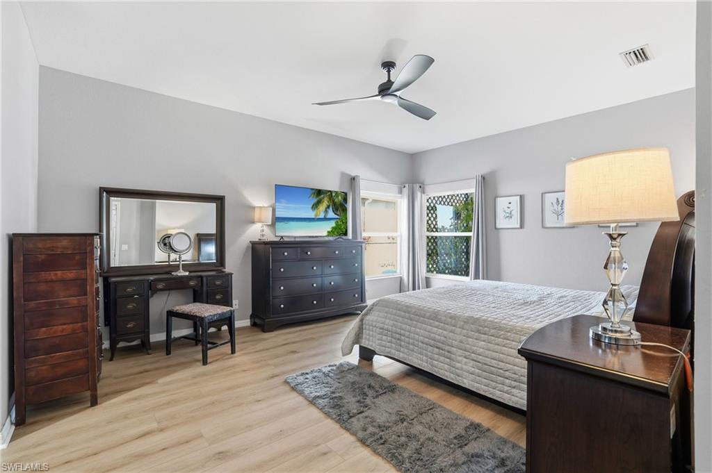 VALENCIA LAKES - Residential