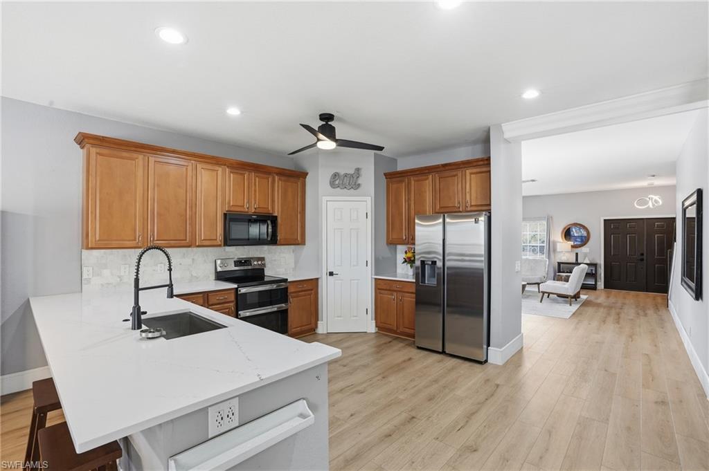 VALENCIA LAKES - Residential