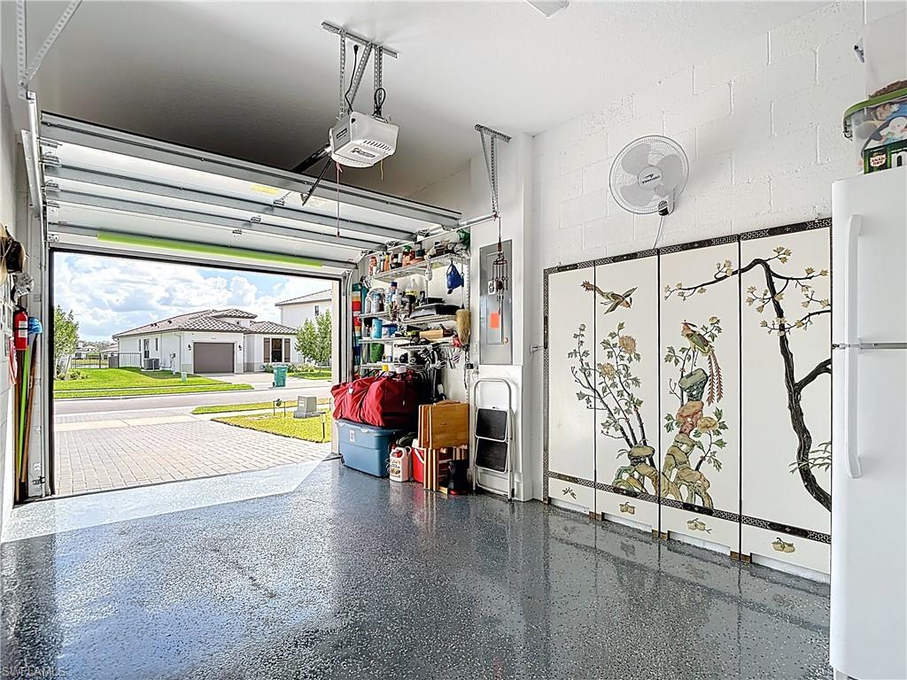 MAPLE RIDGE - Residential