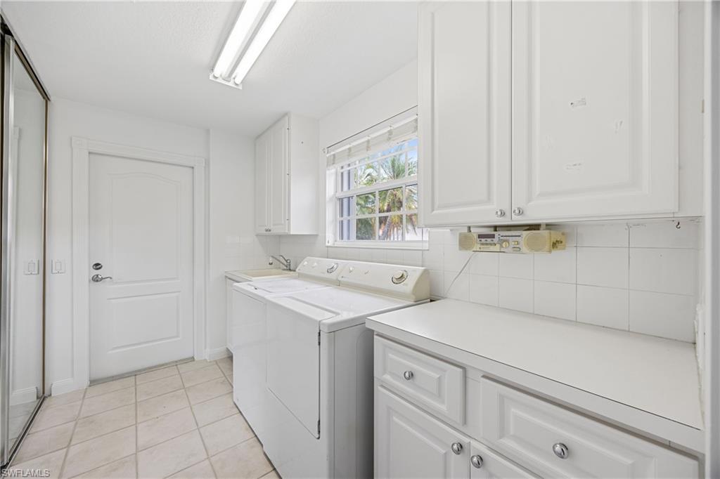 VILLAGE WALK - Residential