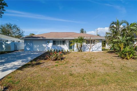 1125 Hilltop DR NAPLES FL 34103
