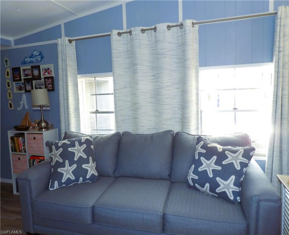 FOREST PARK MOBILE HOME - Residential